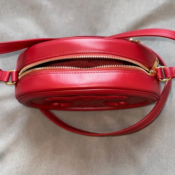 SOLD - CELINE Oval Triomphe Crossbody Bag - Picture 5 of 8